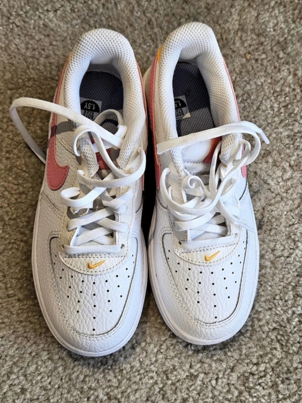 Nike Air Force 1 Boys US White & Pink Sneakers